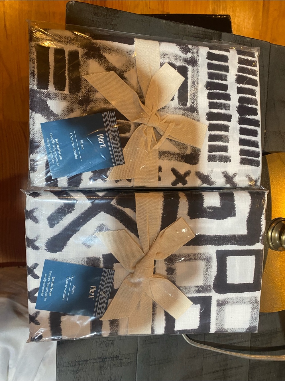 Pier 1 Black and White Geometric Pillow King Size Shams Set of 2)